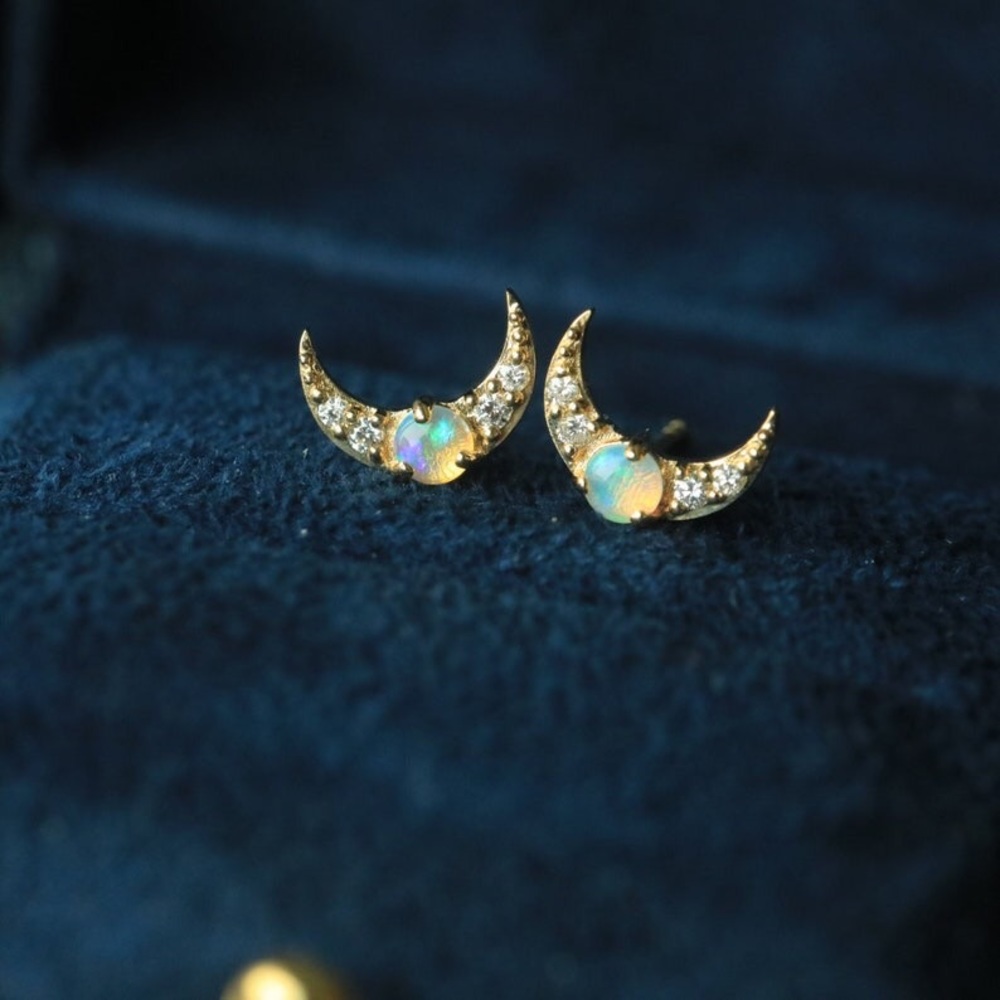 Solid 18kt Gold Crescent Moon Opal Shiny Diamonds Earrings